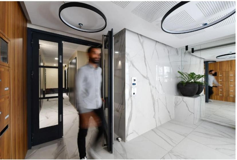 Studio Neuf Paris La Defense Metro 15 Rueil - Suresnes - Mont Valerien Eksteriør billede